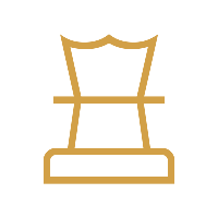 Icona di un pezzo degli scacchi, la torre, disegnata con linee giallo ocra su sfondo grigio ardesia.